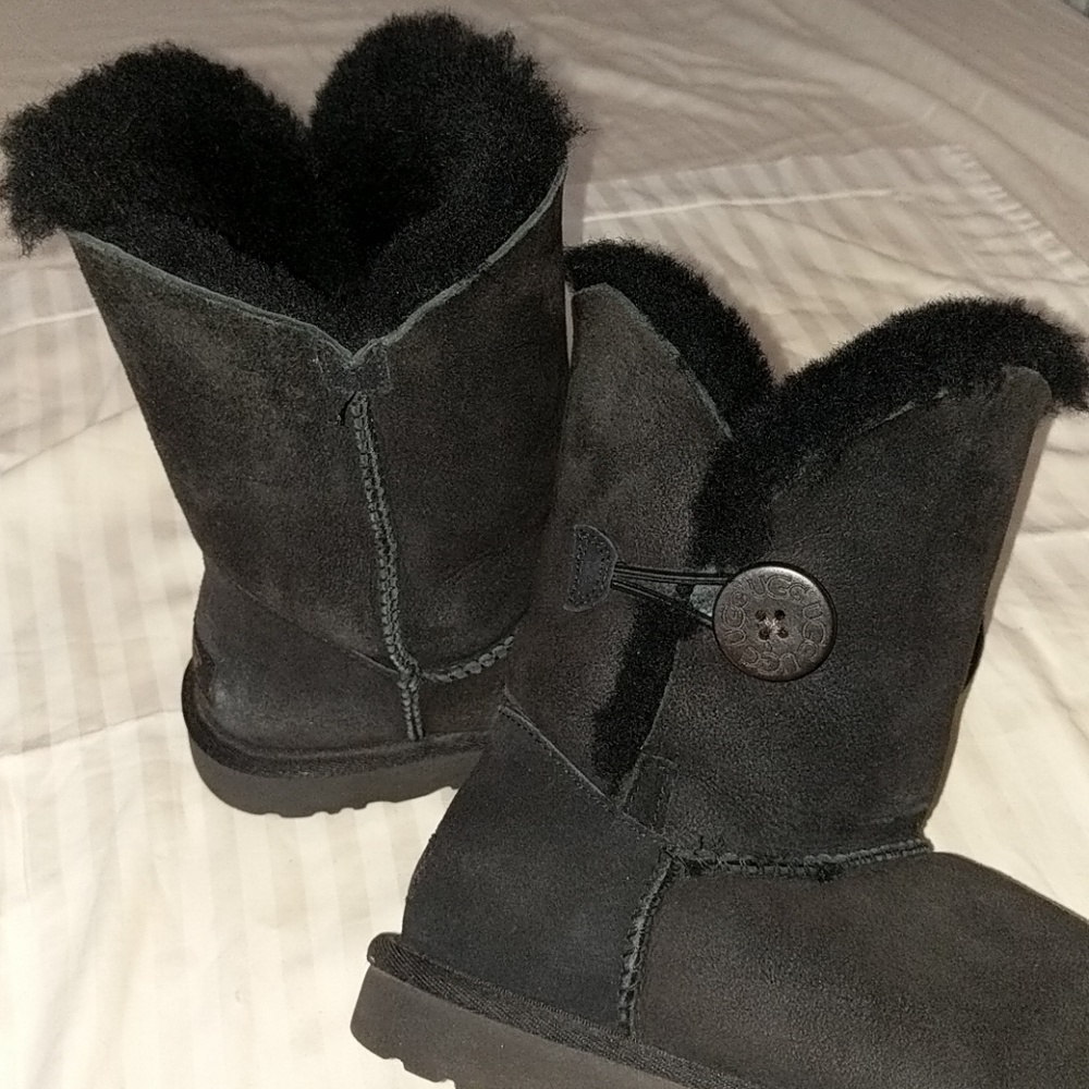UGG Bailey Button - Picture 4 of 8